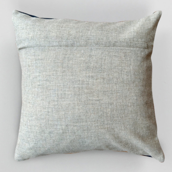 エレノア プリチャード Tuulevurr クッション ネイビー/サッド