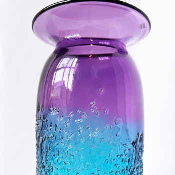 コスタボダ　KOSTA BODA 器　パープル Kosta Boda（コスタ・ボダ） Antikva パープルブルー ボトル H